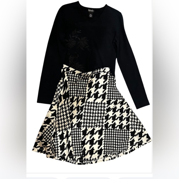 Gilli Brandd Skirt with coordinating black top - Picture 1 of 3